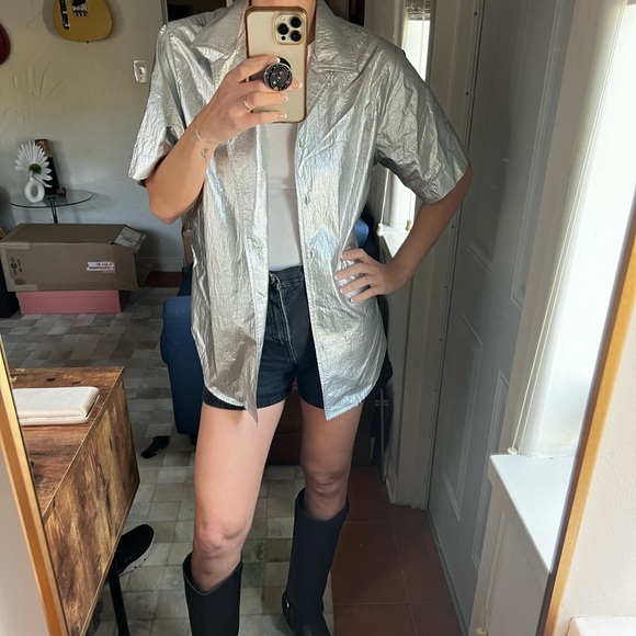 SIMON MILLER crushed silver short sleeve button up - Picture 2 of 4